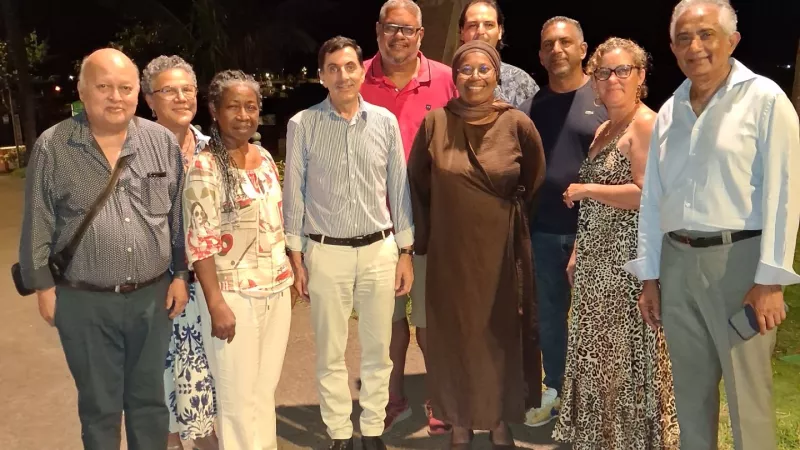 Photo du nouveau bureau avec le président de l'Ordre