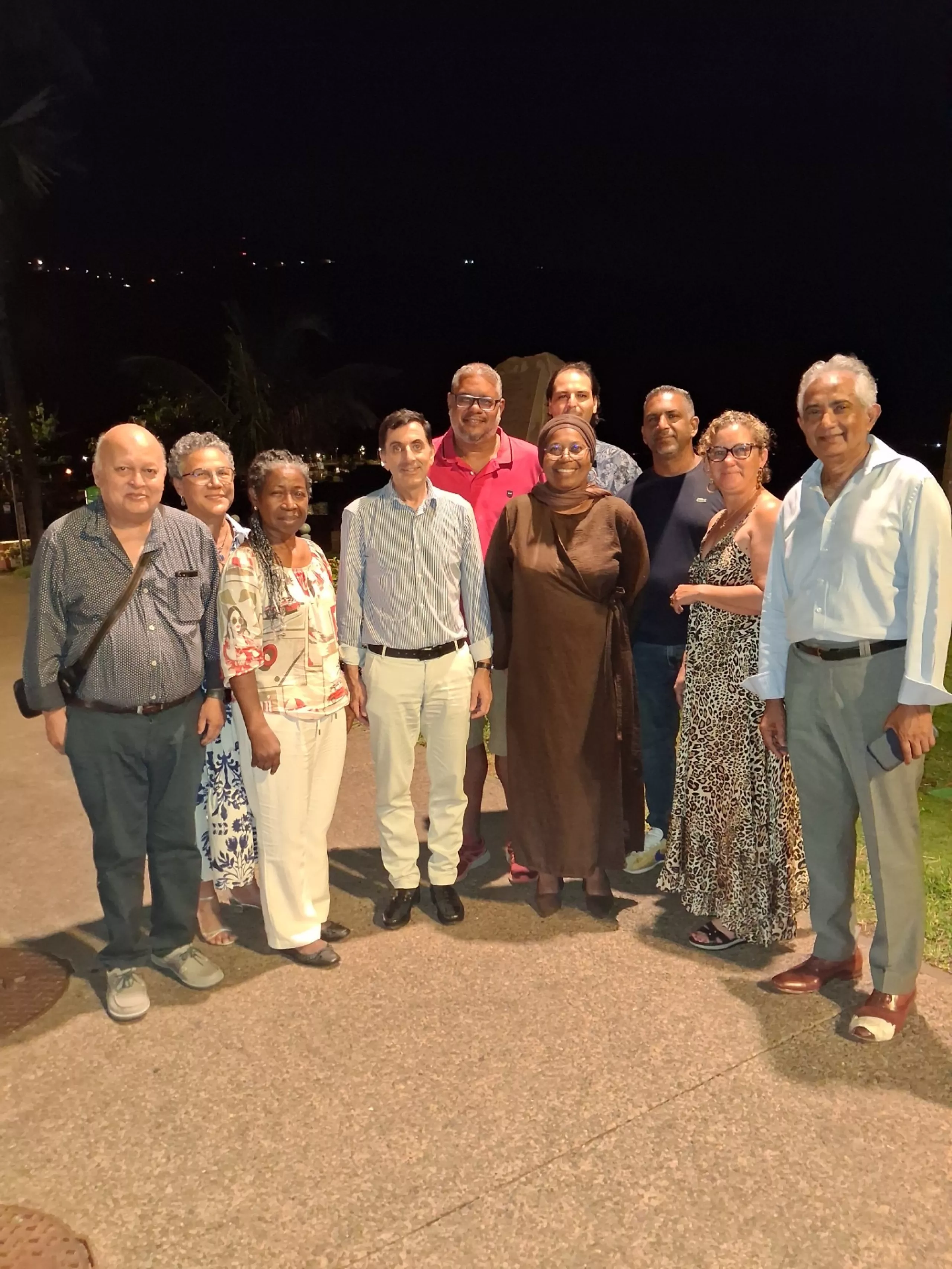 Photo du nouveau bureau avec le président de l'Ordre